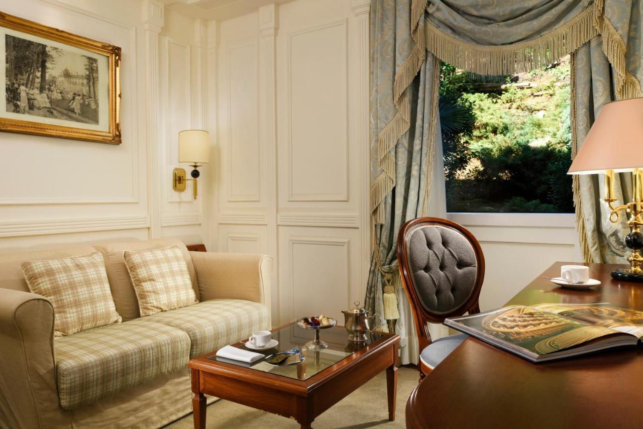 Swiss Diamond Hotel & Spa Morcote Esterno foto A room at the hotel