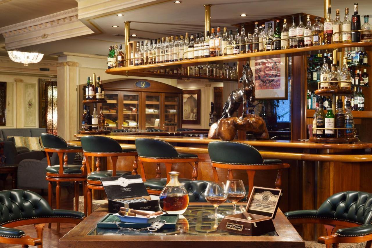 Swiss Diamond Hotel & Spa Morcote Esterno foto The bar at the Waldorf Astoria Berlin