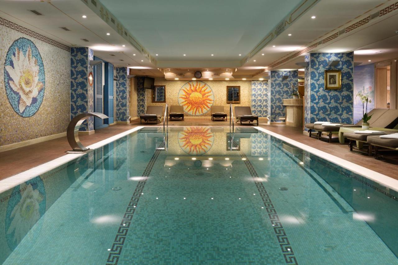 Swiss Diamond Hotel & Spa Morcote Esterno foto The swimming pool at the Mandarin Oriental, London